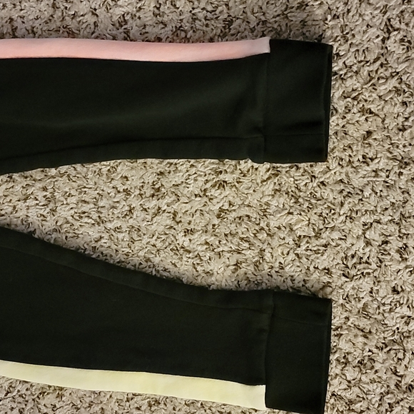 Comfy kids puma sweat pants - Picture 2 of 4